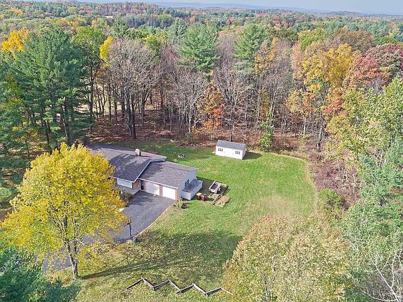 4th image of 41 Overlook Dr