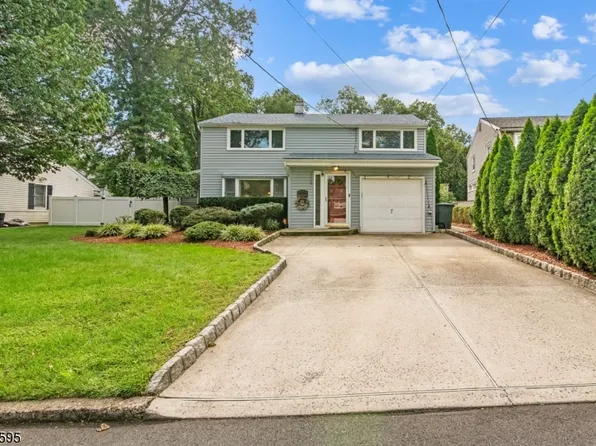 28 Stuart St, Waldwick Boro, NJ 07463