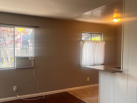 3rd image of 749 N Vendome St APT 1