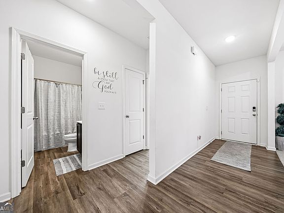 5th image of 142 Meriwether Ln