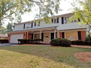 276 Stonegate Rd, Clarendon Hills, IL 60514