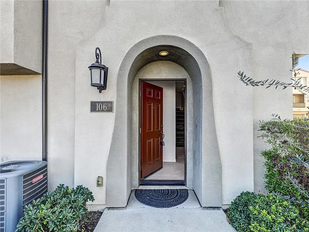 2 bed, 1300 sqft, $3,480 — Photo 3