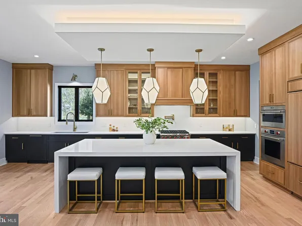 1052 Balls Hill Rd, Mc Lean, VA 22101