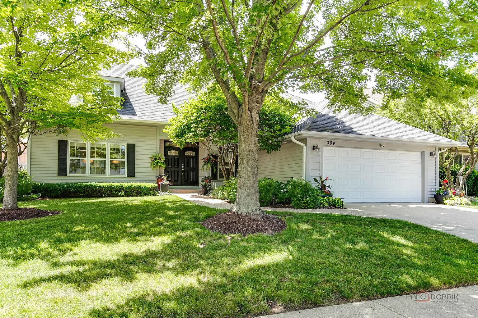 304 Southgate Dr photo 1