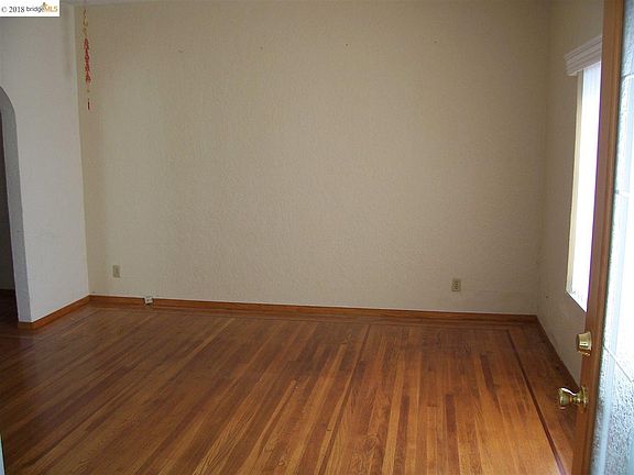 4th image of 2371 Garvin Ave