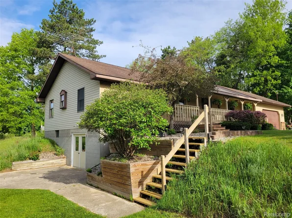 9700 Winans St, West Olive, MI 49460