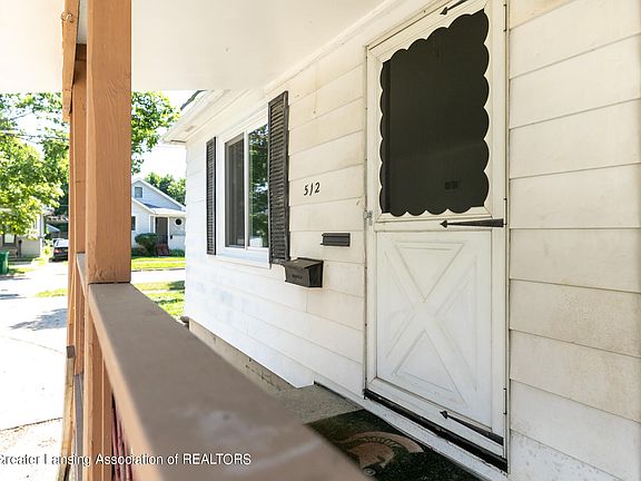 5th image of 512 S Clemens Ave