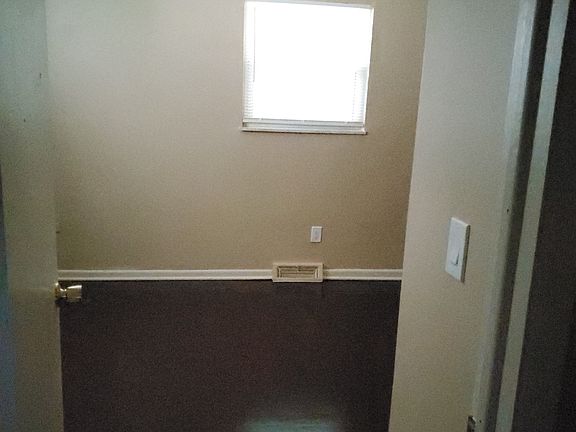 5th image of 2910 Kilbourne Ave #2910