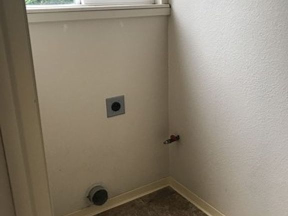 3rd image of 1493 Larissa Cir #B