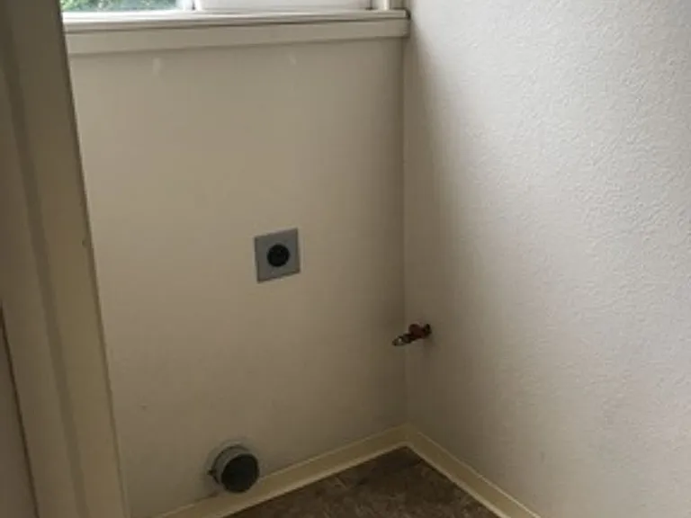 1493 Larissa Cir — Photo 3