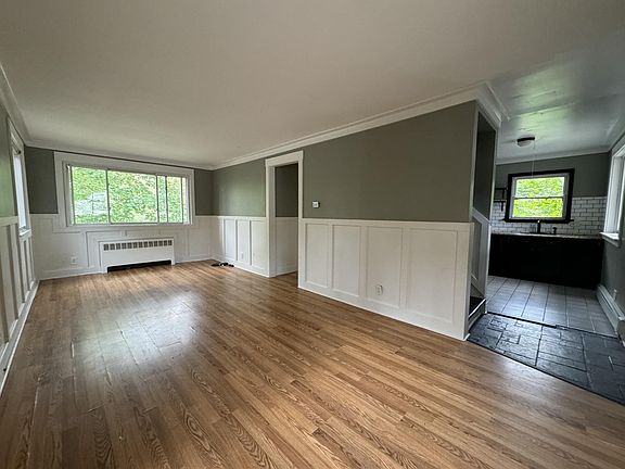 4th image of 45 Lake Dr #A
