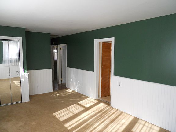 4th image of 727 Bentley Rd