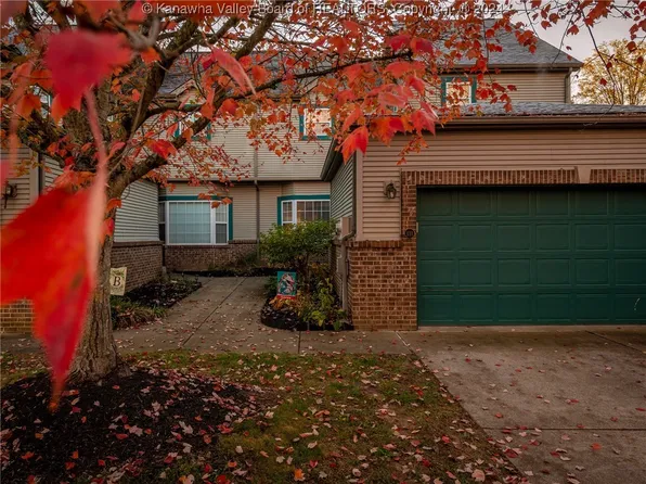111 Stonebrook Dr, Hurricane, WV 25526