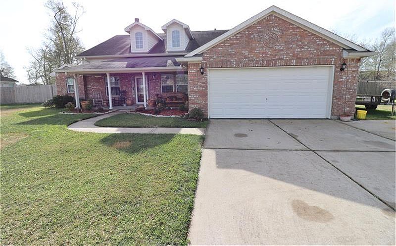 1st image of 1702 Caroline Ave