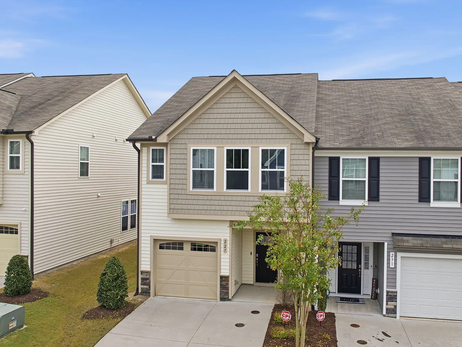 3 bed, 2.5 bath, $1,860 — Photo 2