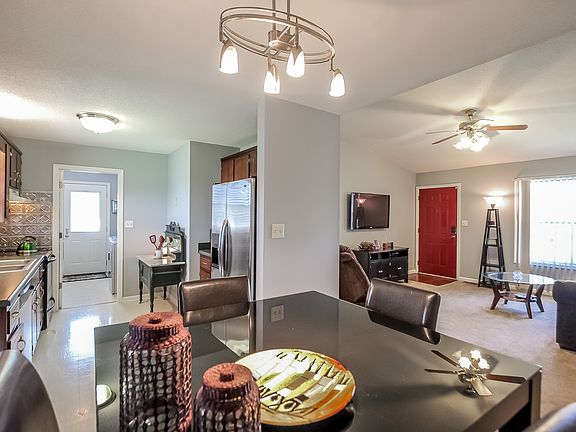 5th image of 1050 Chucker Ct