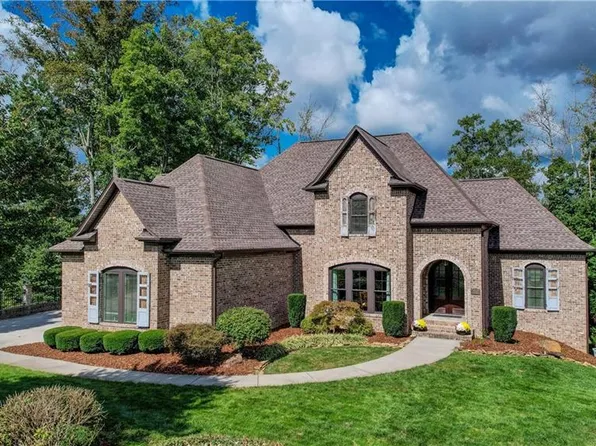 8321 Lillys Cir, Greensboro, NC 27455
