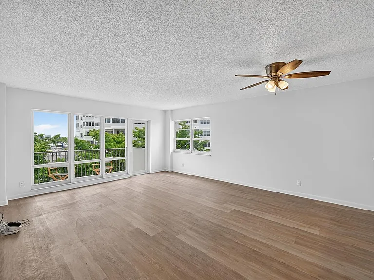 340 Sunset Dr #501 — Photo 6