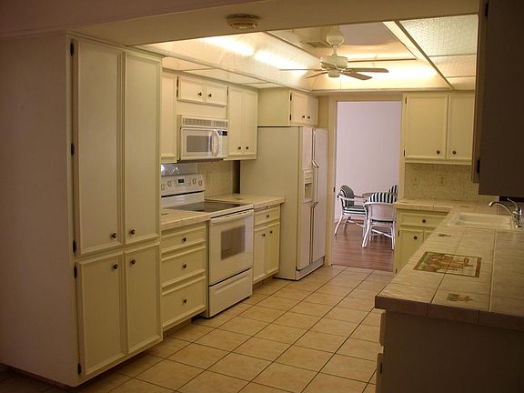 Large Chef's Kitchen