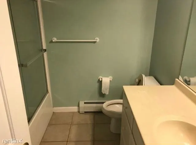 3 bed, 1700 sqft, $3,200 — Photo 4