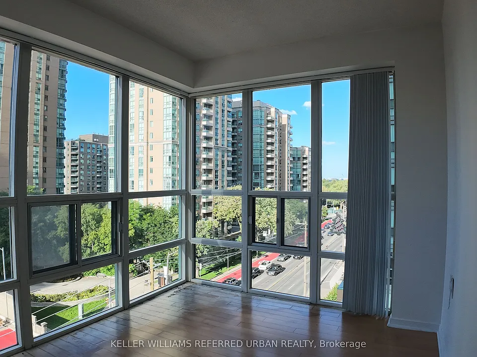 22 Olive Ave #806