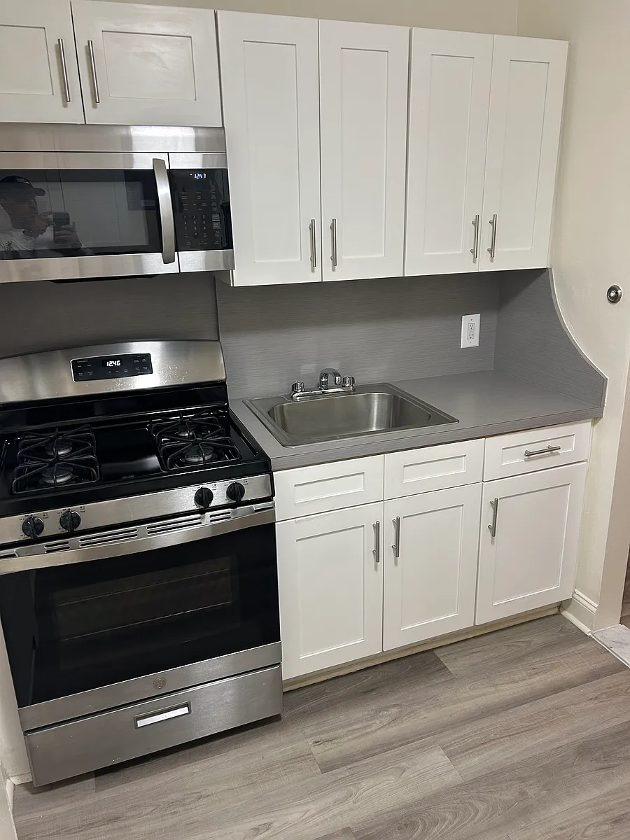 Building Photo - 528 Howard Ave #1B