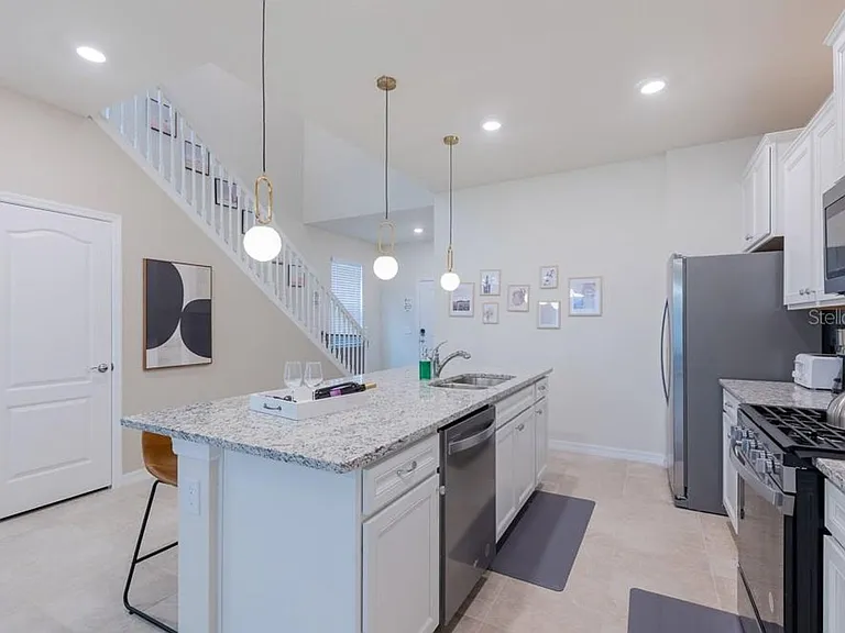 7215 Oakmoss Loop — Photo 73