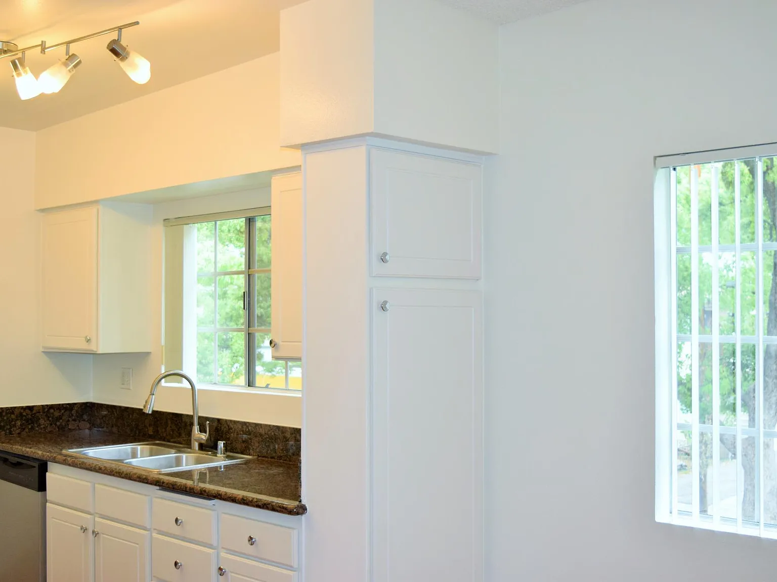 1111 W Angeleno Avenue — Photo 3