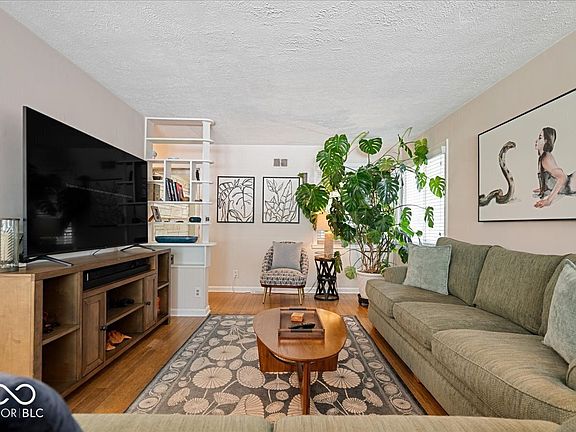 5th image of 1134 E 56th St