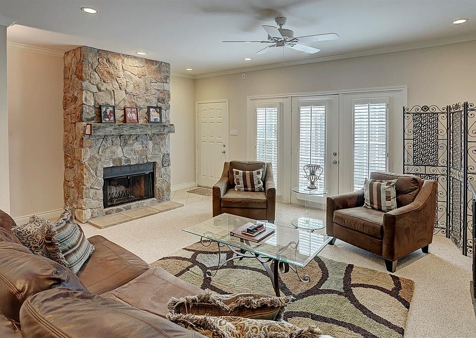 1st image of 306 Wilcrest Dr #306