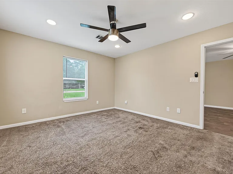 1708 Sycamore Ave — Photo 22