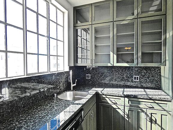 3rd image of 2360 Pacific Ave APT 502
