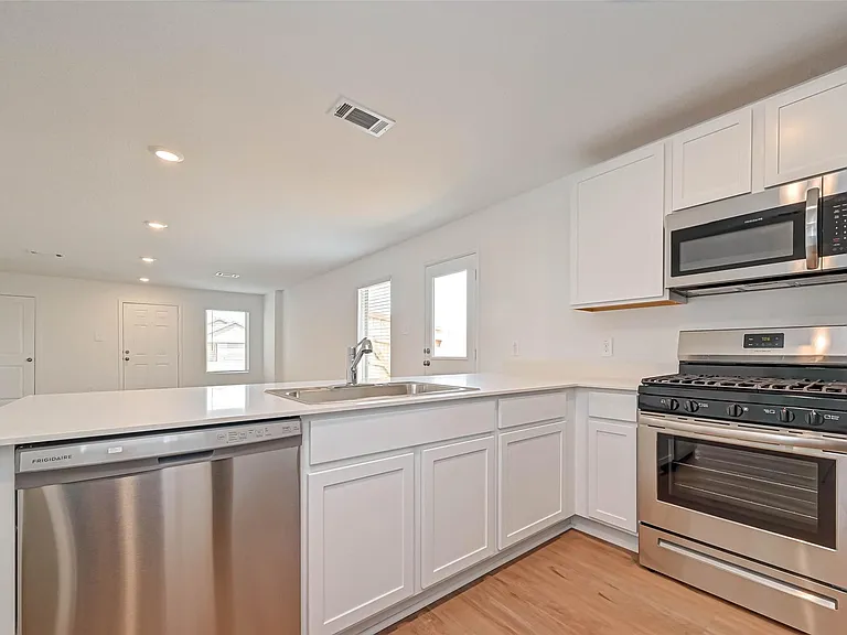 22310 Mountain Pine Dr — Photo 6