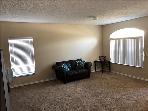 5th image of 136 Athabasca Dr