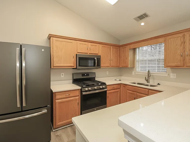 9447 Rollinghills Dr — Photo 7