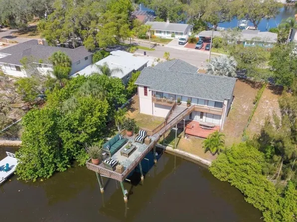 5 Venetian Ct, Tarpon Springs, FL 34689
