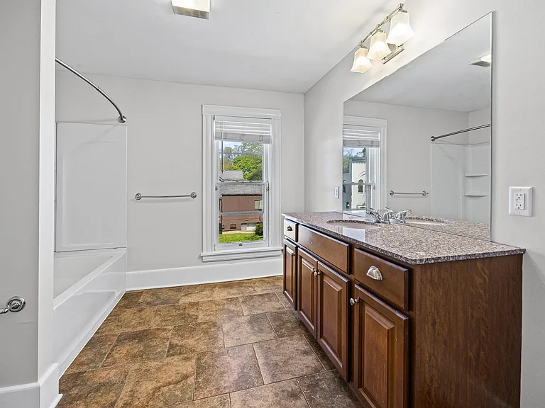 311 Park Ave #2 — Photo 10