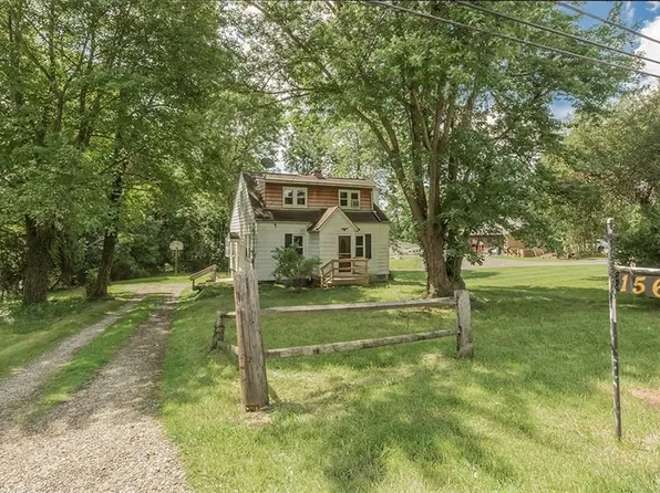 1560 Bell Rd, Chagrin Falls, OH 44022