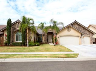 2847 Calimyrna Ave, Clovis, CA 93611