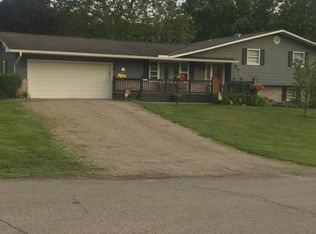 330 Elm Dr NE, Newark, OH 43055