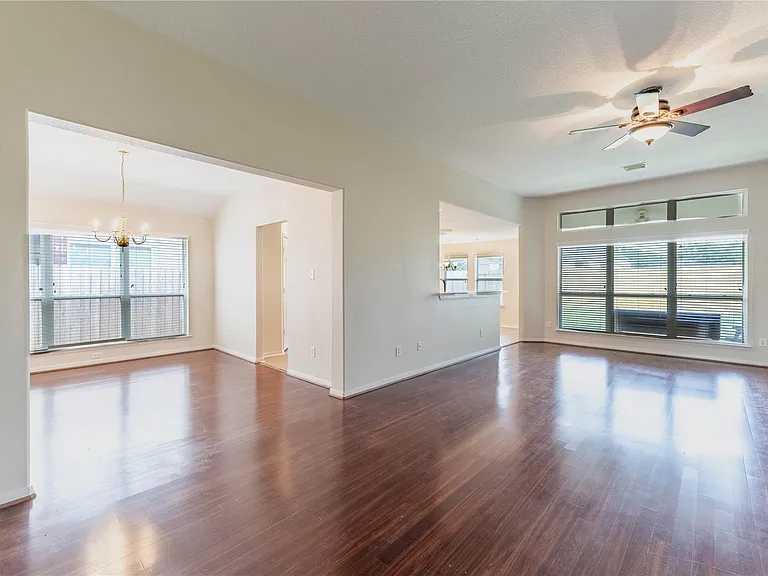 15334 Redbud Dale Ct — Photo 3