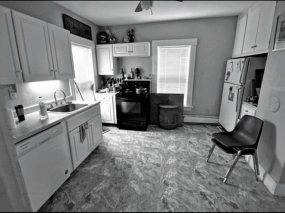 4th image of 26-28 Depot St Unit 28-2