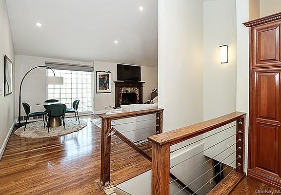 4th image of 32 Randy Ln