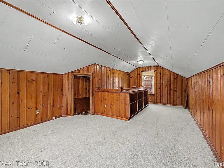 1670 Riverbank St — Photo 24