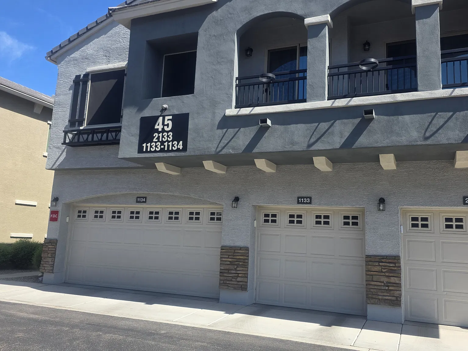 3 bed, 1394 sqft, $2,050 — Photo 1
