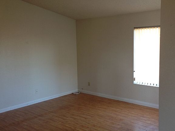5th image of 13436 Iron Stone Ave