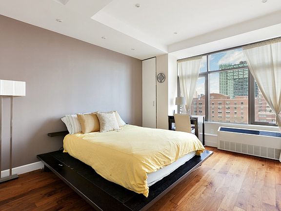 4th image of 217 51st Ave APT 1113