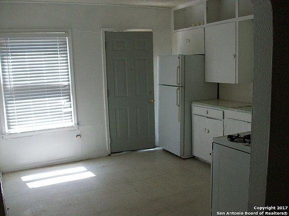 3rd image of 515 Grant Ave APT 2