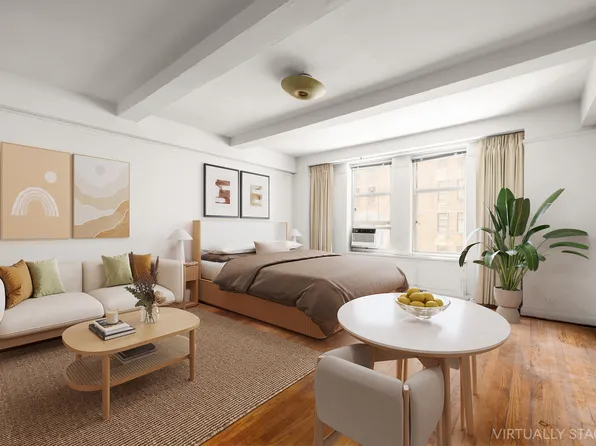 470 West 24th Street image 1 of 11