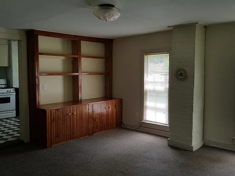 2071 Hudson Rd — Photo 6